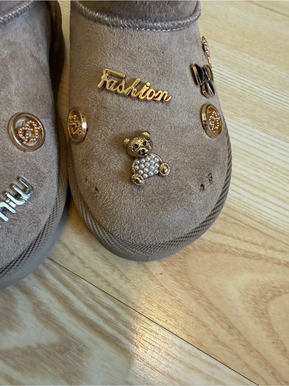 🌈6/$10 C&C California Plush Beige Winter Booties with Decorative Charms